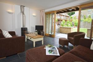 Dartmouth Green Lodges