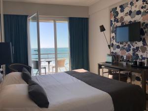 Hotel Les Roches Noires photo 6