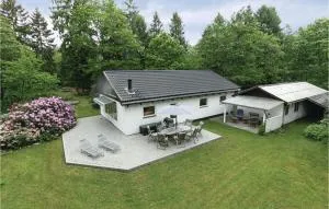 Stunning Home In Aakirkeby With Wifi - Boderne