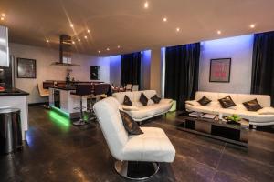 Appartements Residence du Louvre - Apartments - Prime location Palais & Croisette - Luxury Stay by LRA Cannes : photos des chambres