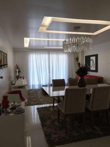 APARTAMENTO FRENTE A PRAÇA DAS AGUAS (PRAIA DO FORTE )