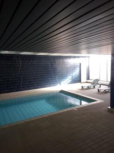 Appartement 2 pieces 40 m2, dans hyper centre, avec piscine au rez de chaussee