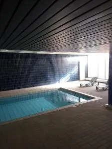 Appartement 2 pieces 40 m2, dans hyper centre, avec piscine au rez de chaussee - Grenoble