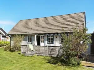 Three-Bedroom Holiday home in Lysekil 4 - Kungshamn