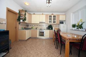 4 Bedroom Apartment in Tisno (8+4)