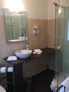 Hotels Hotel Restaurant Cousseau : Chambre Triple