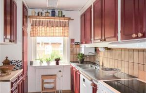 3 Bedroom Cozy Home In Karlshamn