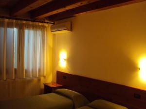 Single Room with Private Bathroom room in Agriturismo Sant' Anna