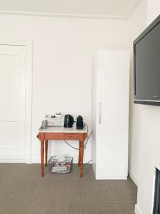 b&b het Herenhuys aan de historische gracht van Kollum