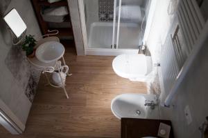 Deluxe Double or Twin Room room in The railway 74