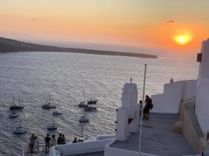 Fotinos Houses Santorini Greece