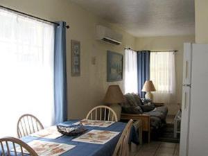 Queen Suite room in Queens Gate Resort