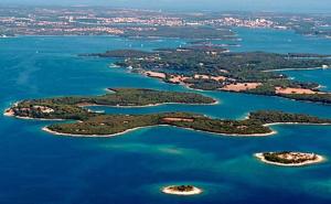 E-M Apartments with Private pool