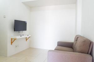 Modern 2BR Apartment at Pavilion Permata By Travelio