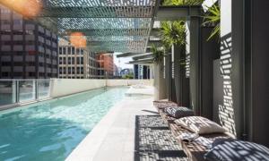 African Escape on Level 38 - Balcony with Views