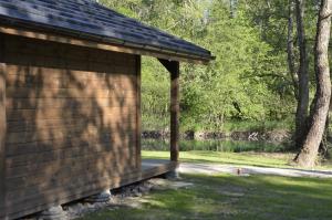 Hotels Les Lodges du Lac : Cabane sur Pilotis