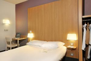 Hotels B&B HOTEL Lyon Caluire Cite Internationale : Chambre Double - Accessible aux Personnes à Mobilité Réduite - Non-Fumeurs - Non remboursable