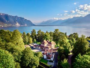 5 star Вила The Villa at the Sangata Mansion Монтрьо Швейцария