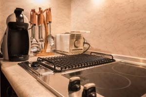 Charming, Fully-furnished, 2-bedroom apartment by Flat Mаnager