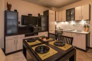 Charming, Fully-furnished, 2-bedroom apartment by Flat Mаnager - بانيا