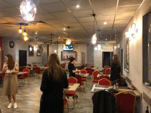 Corner Center Rental