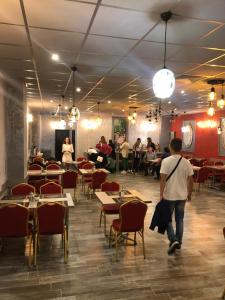 Corner Center Rental