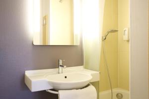 Hotels B&B HOTEL Montpellier 2 : photos des chambres