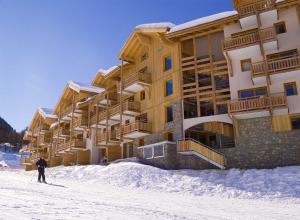 Appart'hotels Madame Vacances Residence Le Parc Des Airelles : photos des chambres