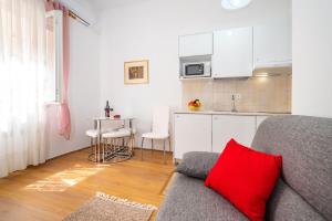 History Apartments Center 