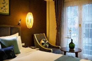 Hotel Emerald Waters Classy