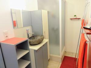 Appartements Au Petit Marcadal **sanctuaires, hopital, gare** : photos des chambres