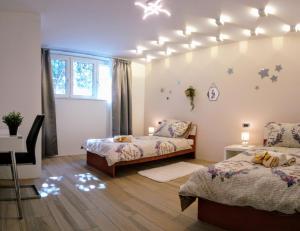 Split Symphony Garden: Modern, new Apartment (4+1), 5 min walk to ˝Firule˝ SAND BEACH, 12 min walk to CITY CENTER