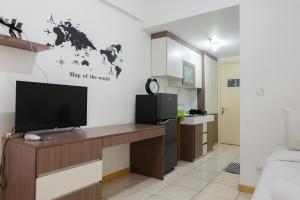 Cozy Room Studio Apartment M-Town Residence By Travelio