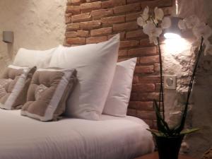 Hotels Hotel de la Couronne : photos des chambres