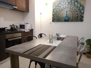Seaview Landmark Studio Homestay at Gurney 无敌海景套房