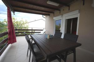 Apartment Stefani by El-Pi Tours - 3hvězdičkové hotely ve městě Njivice