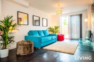 NEW Large Modern Townhouse FREE Private Parking