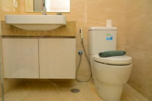 Tranquil Studio Apartment at Menteng Park By Travelio