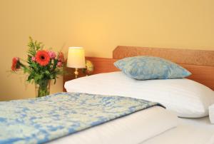 Triple Room room in Hotel Bellevue Wien