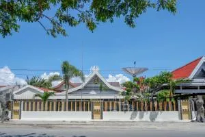 RedDoorz Plus Syariah at Alam Raya Hotel - Palu