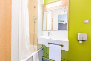 Hotels B&B HOTEL TOURS Sud Joue-les-Tours : photos des chambres