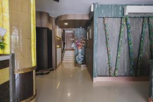 RedDoorz Plus near Gold Coast Ferry Terminal Batam