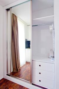 Suite Apartments by Livingdowntown