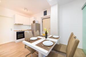 Apartment Karlo - Grad Ploče, Croatia