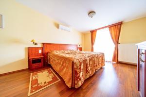 Pannon Hotel Bejelentkezés 20 óráig, Check-in until 20 oclock, Einchecken bis 20 Uhr