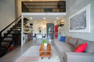 CIRCADIAN Industrial Loft In Heritage Building