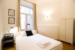 Kopernika Śródmieście Apartment by BookingHost