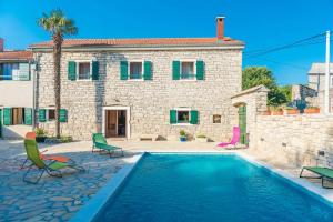 Villa Petrovi Dvori ZadarVillas