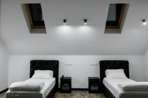 Deluxe Twin Room room in FreeDOM Premium Hotel