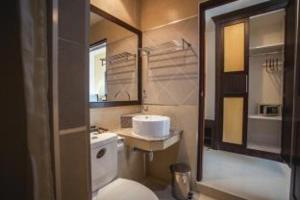 Royal Nakhara Hotel and Convention Centre